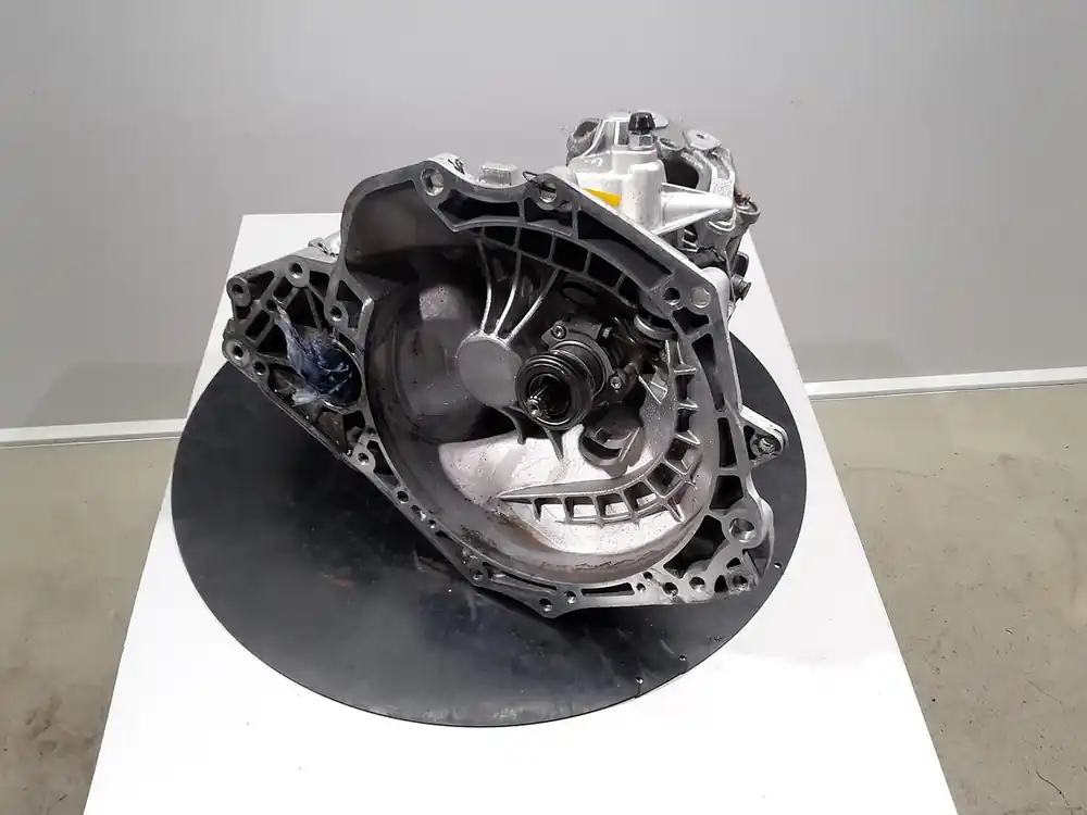 Getriebe und Differential gebraucht OPEL CORSA C (AB 00) Baujahr 2003 Nur Heute