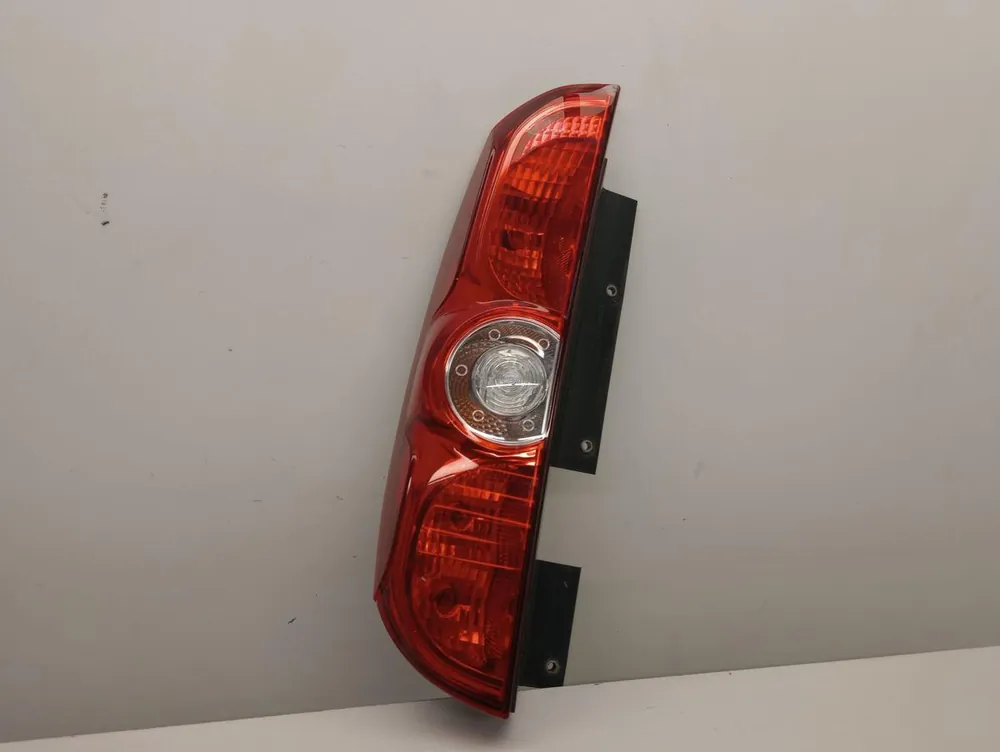 Scheinwerfer, Leuchten gebraucht OPEL COMBO D Baujahr 2012 Zertifiziert