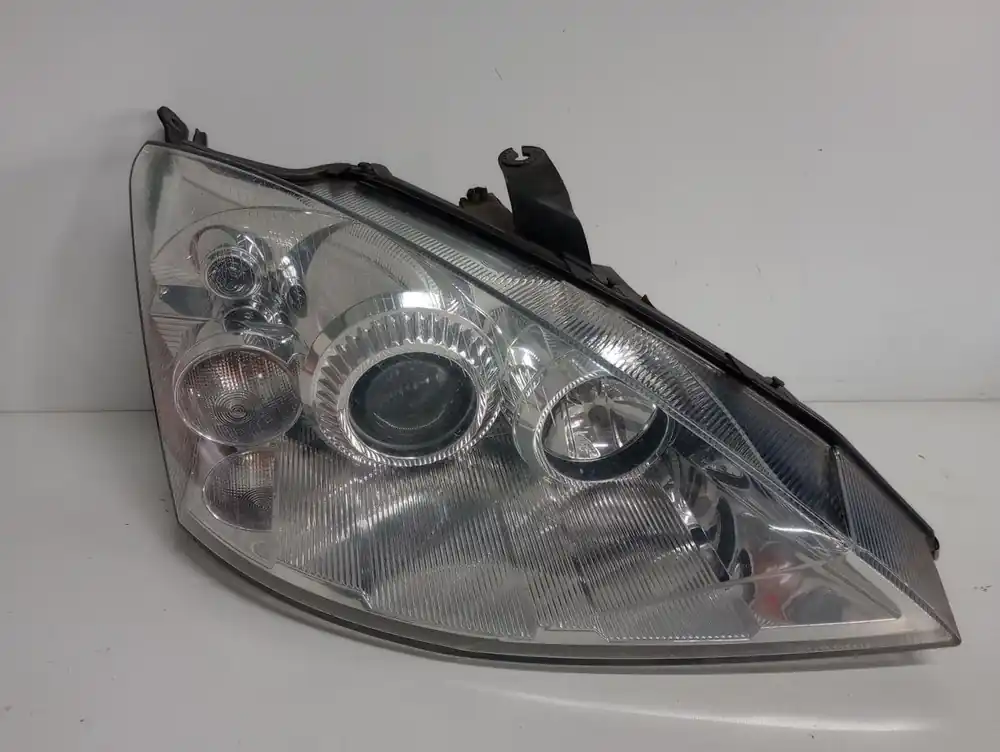 Scheinwerfer, Leuchten gebraucht FORD FOCUS LIM 3/5-TUERIG Baujahr 2004 Rabatt