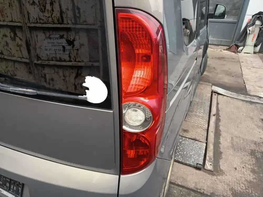 Scheinwerfer, Leuchten gebraucht OPEL COMBO D Baujahr 2012 Echt