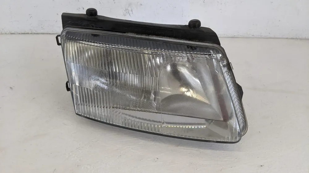 Sonderangebot Scheinwerfer, Leuchten gebraucht VW PASSAT (3B2/3B5) Baujahr 2000