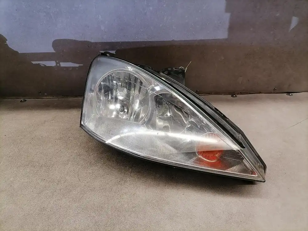 Scheinwerfer, Leuchten gebraucht FORD FOCUS LIM 4T/TURNIER Baujahr 2004 Saisonangebot