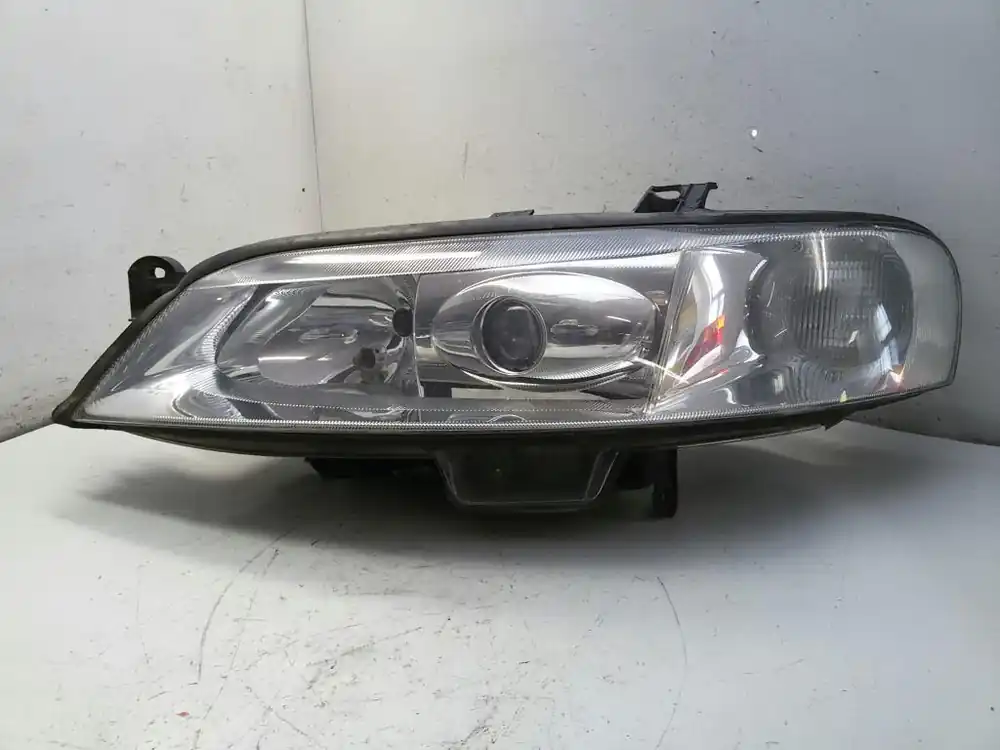 Scheinwerfer, Leuchten gebraucht OPEL VECTRA-B LIM/CARAVAN Baujahr 2001 Neu Im Sortiment