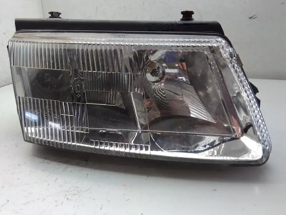 Neue Ware Scheinwerfer, Leuchten gebraucht VW PASSAT (3B2/3B5) Baujahr 1998